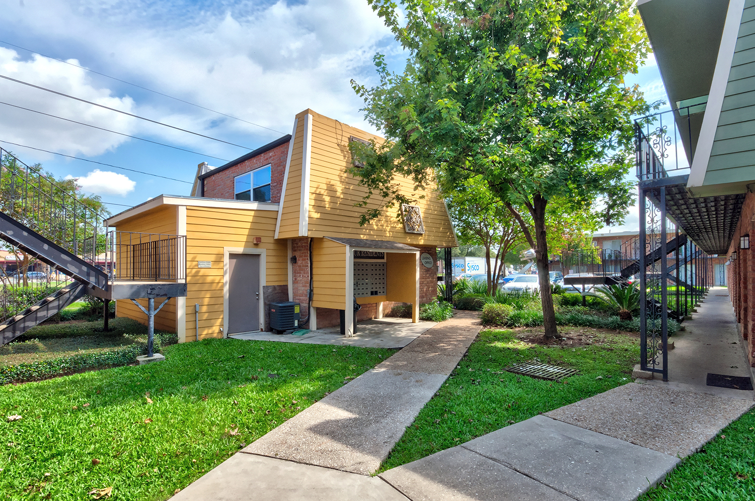 Villas at Emerald Park The Multifamily Advisory Group at Cushman